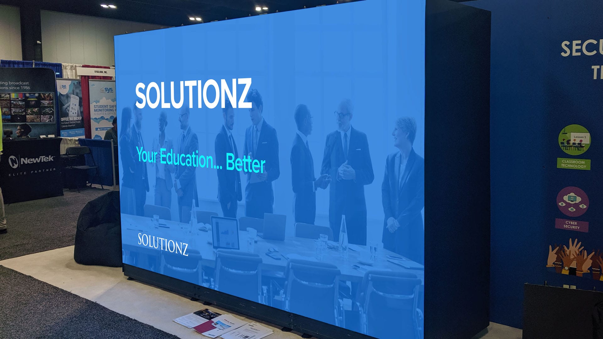 Neoti R Series Solutionz trade show booth Neoti R Series Solutionz trade show booth
