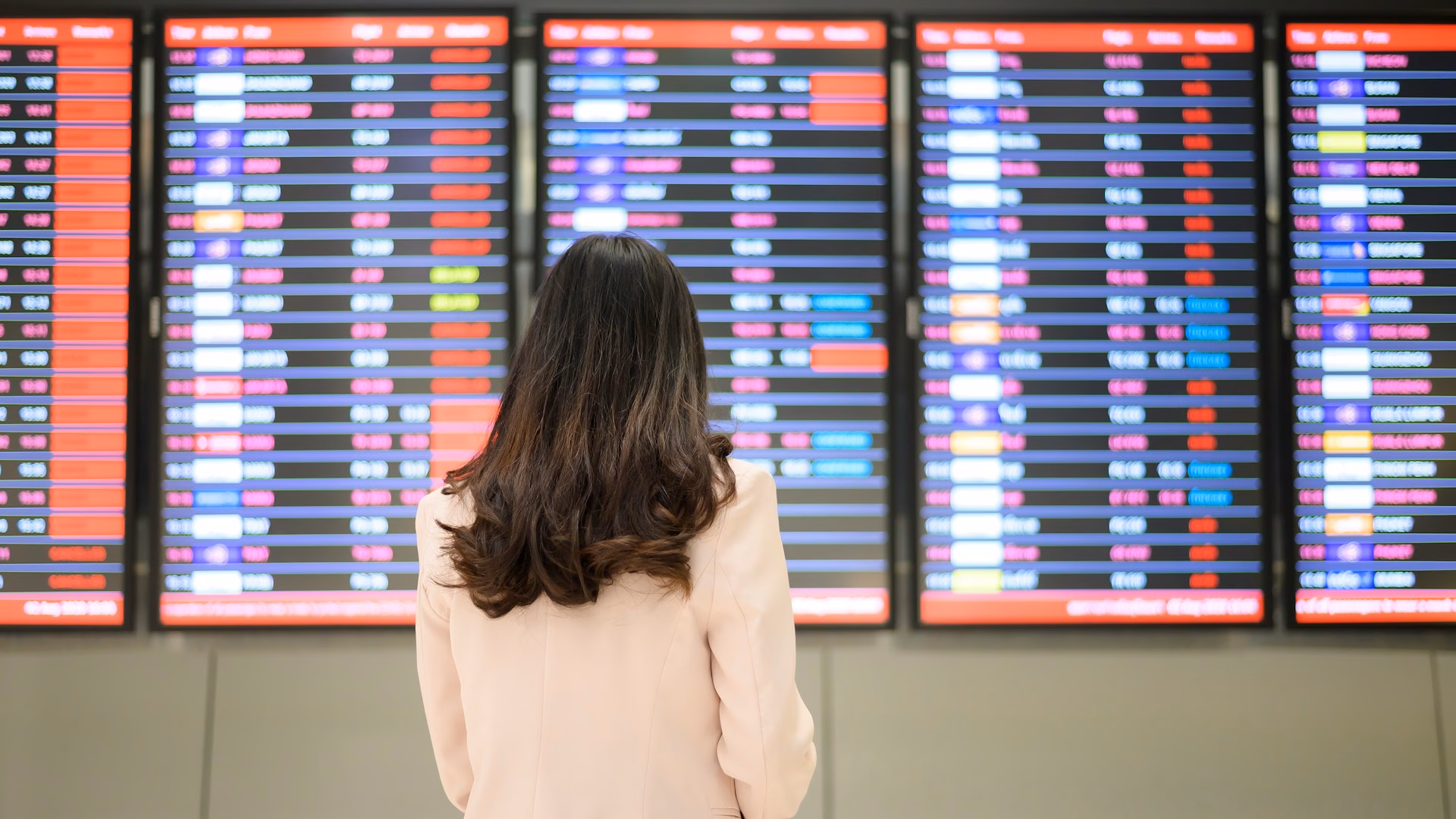 What Makes Airport Display Screens Stop Showing Departures