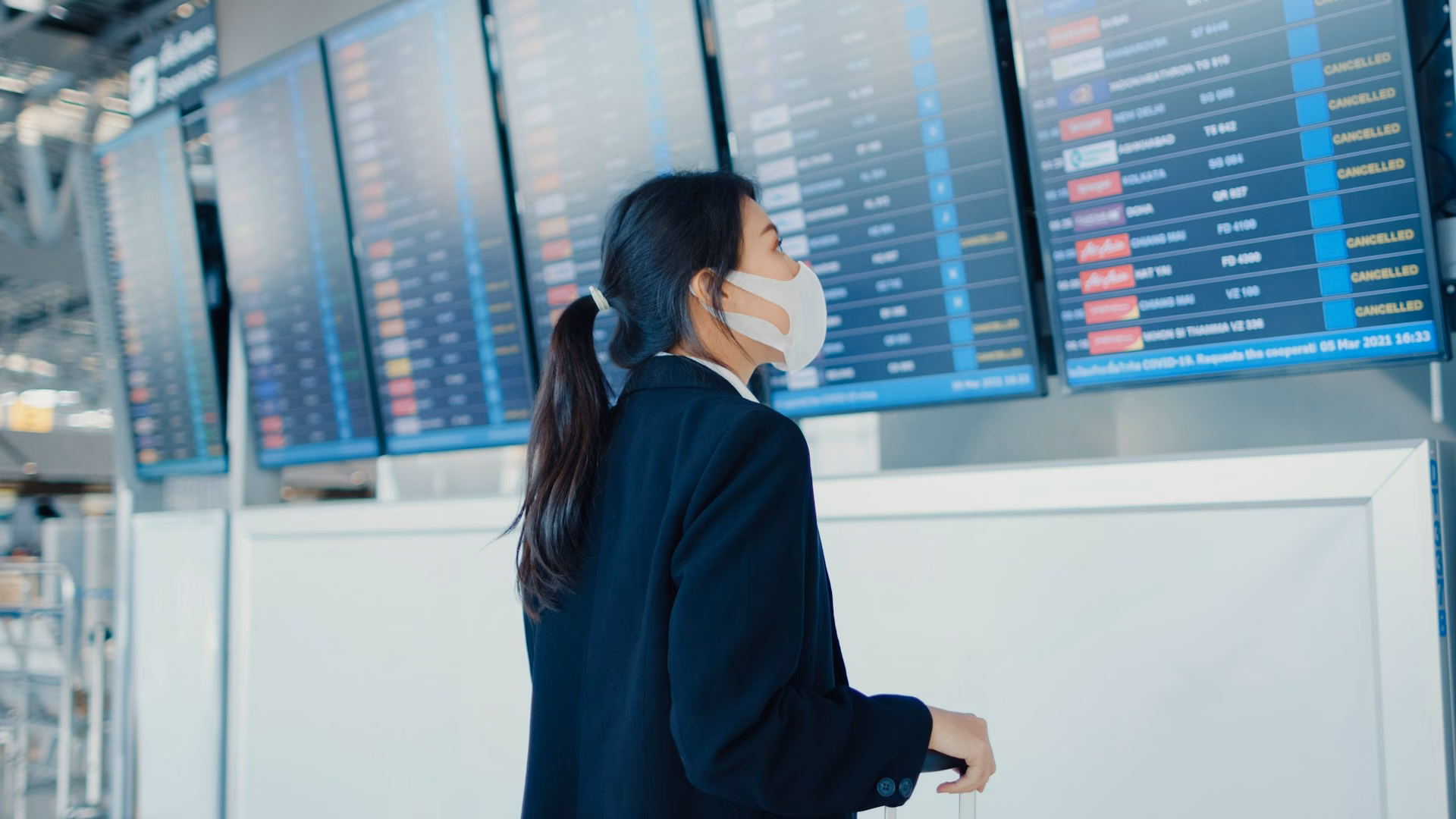 What Airport Screens Must Show During Winter Delays
