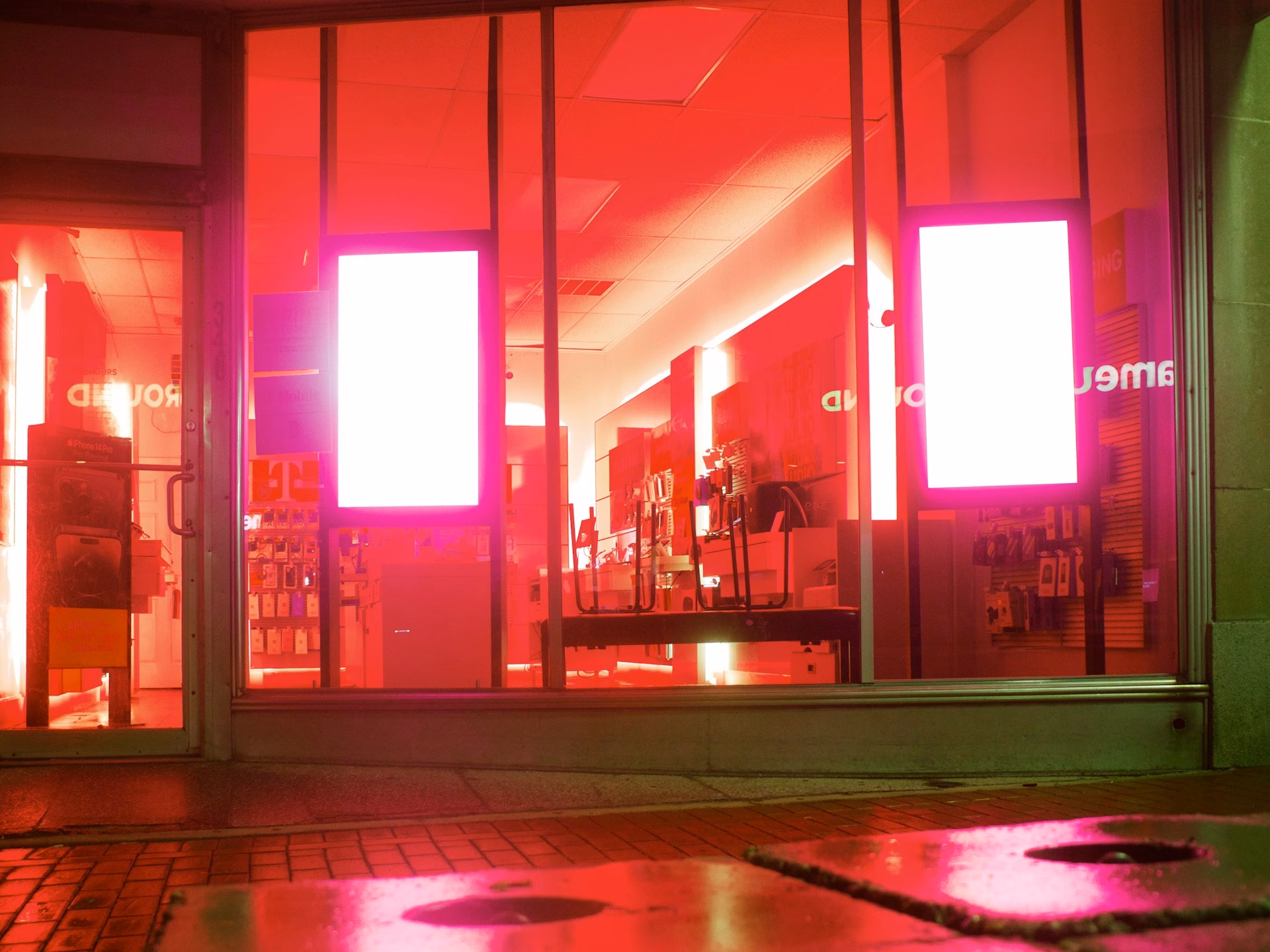 Understanding Video Displays for Retail Pop-Up Events